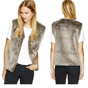 Talula  Faux Fur Vest‎ Size